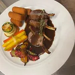 Victoria Hotel 3*